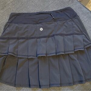 lululemon athletica Black Tiered Mini Skirt size 2